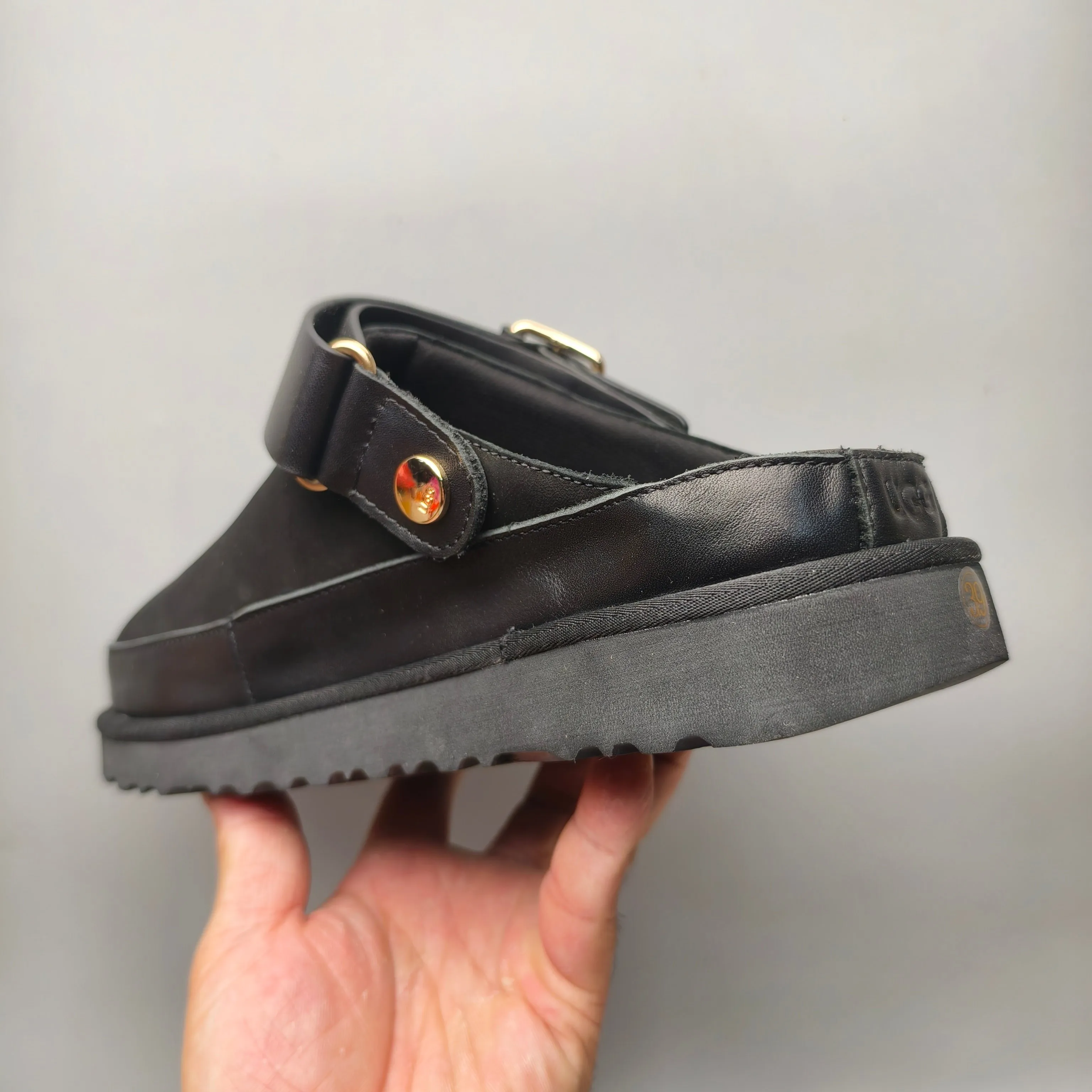💰520 UGG sandals 9590 new spring and summer slip-on sandals Color: Maroon Sand Black Size: 35-41